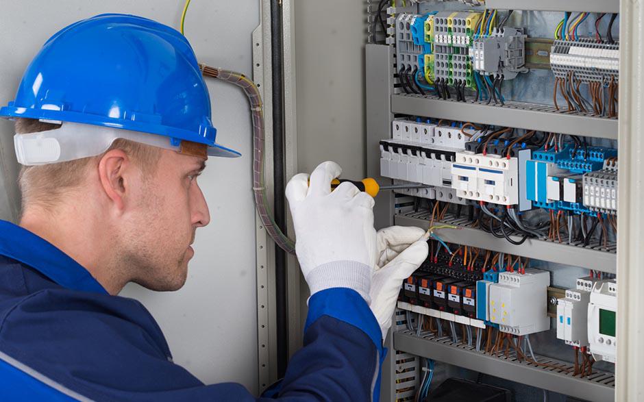 électricien dans le bâtiment Paris 15